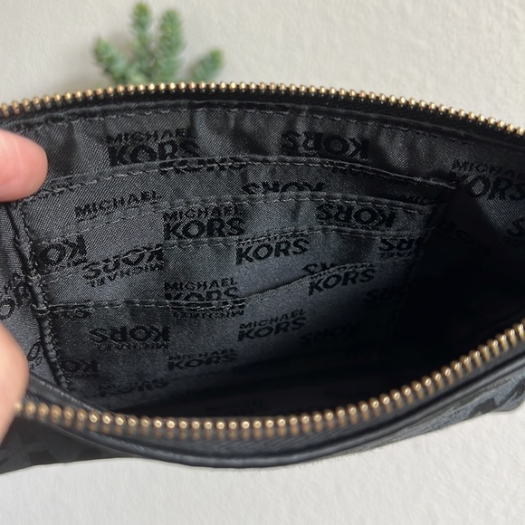 Michael Kors Black Wristlet/Clutch - Picture 6 of 7